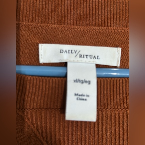 Daily Ritual Women's Sweater in Rust Brown - Picture 4 of 4